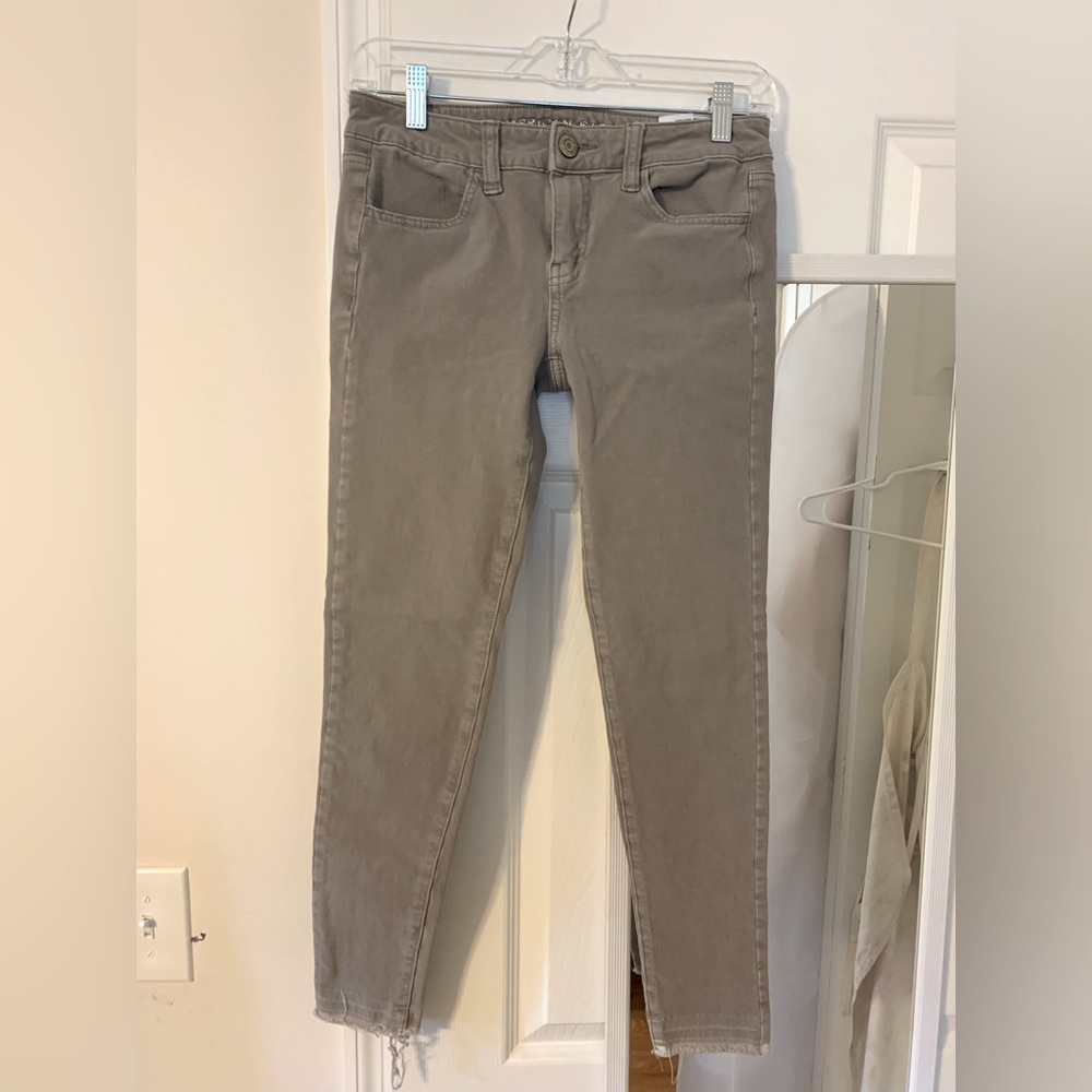Grey American Eagle skinny jeans